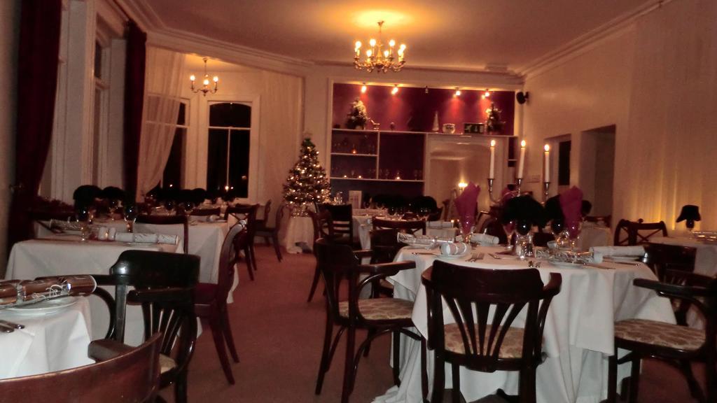 The Royal Hotel Llangollen Bagian luar foto