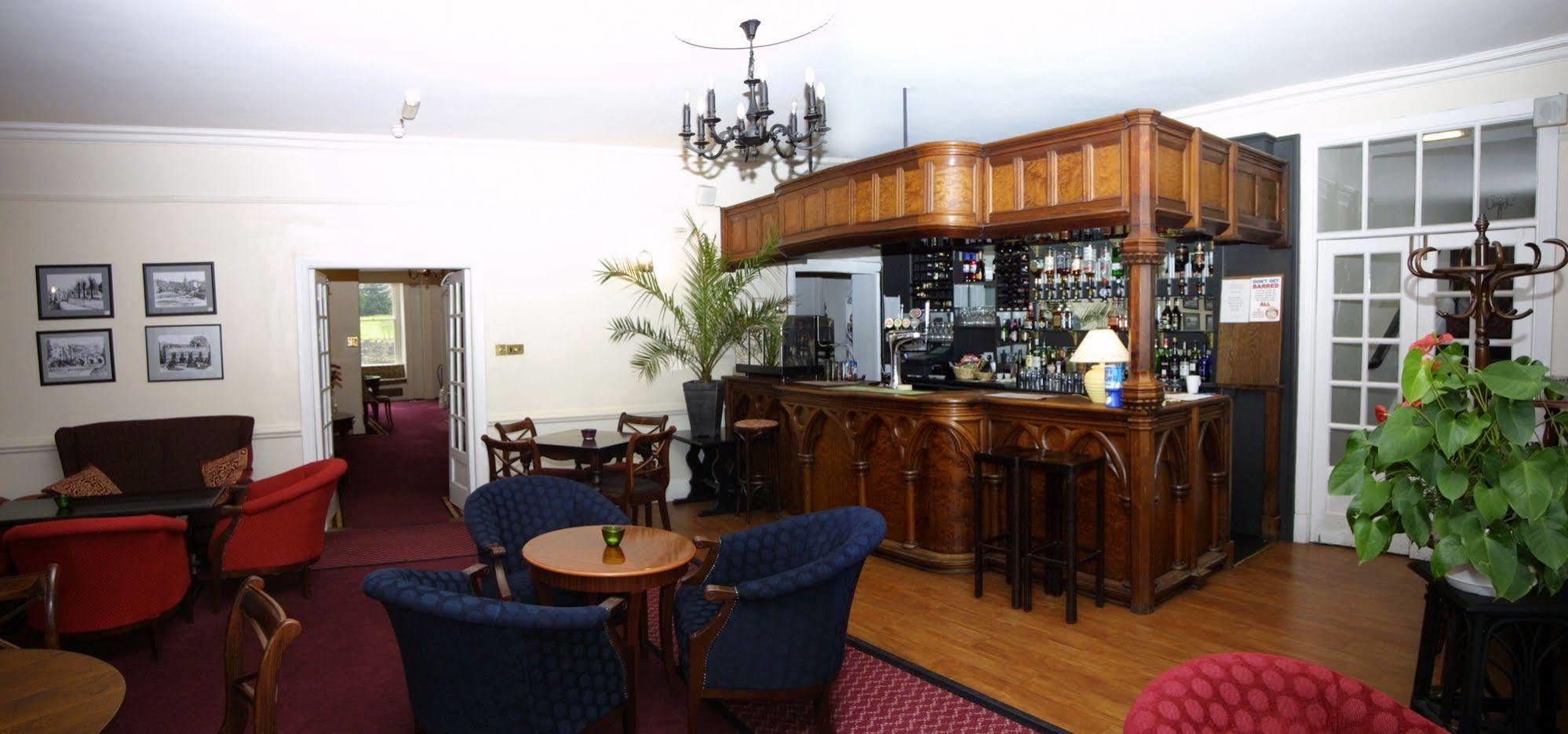 The Royal Hotel Llangollen Bagian luar foto