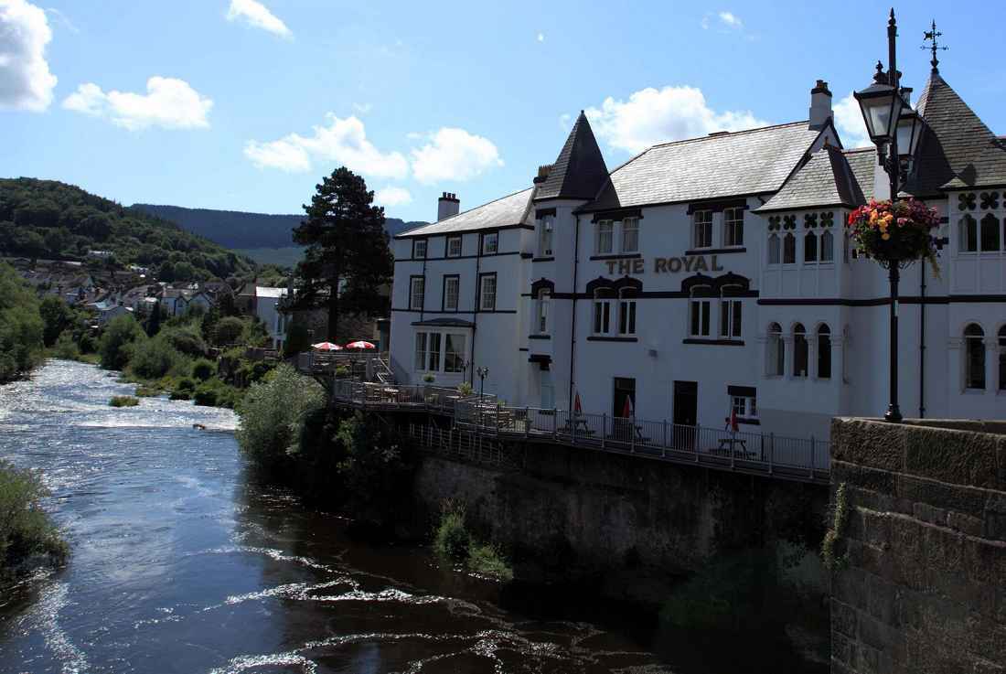 The Royal Hotel Llangollen Bagian luar foto
