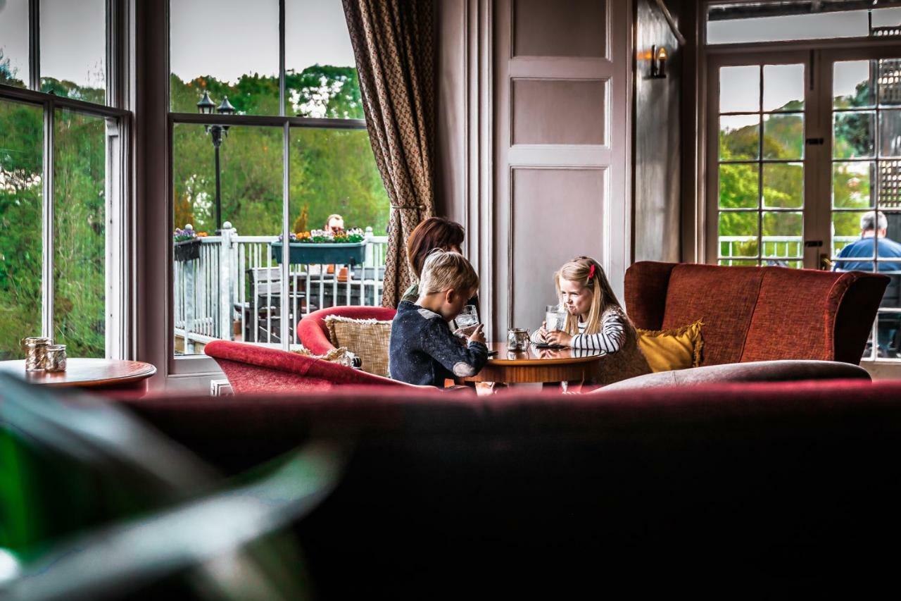 The Royal Hotel Llangollen Bagian luar foto