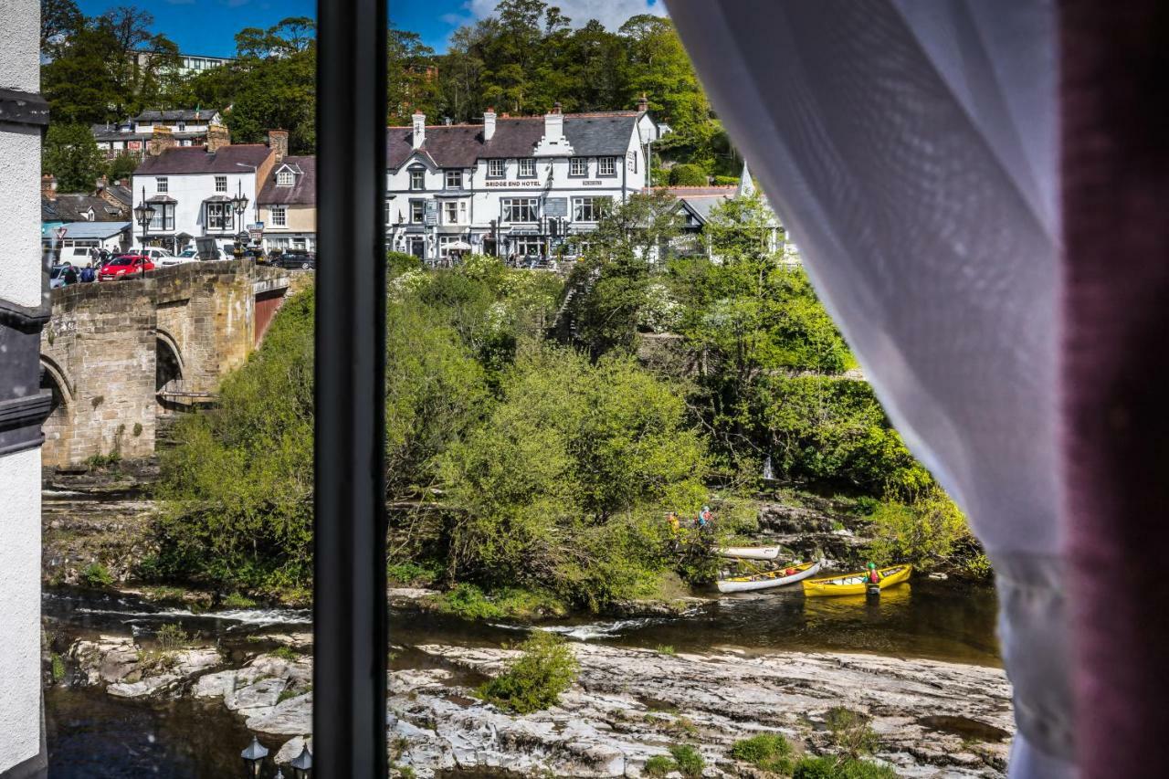 The Royal Hotel Llangollen Bagian luar foto