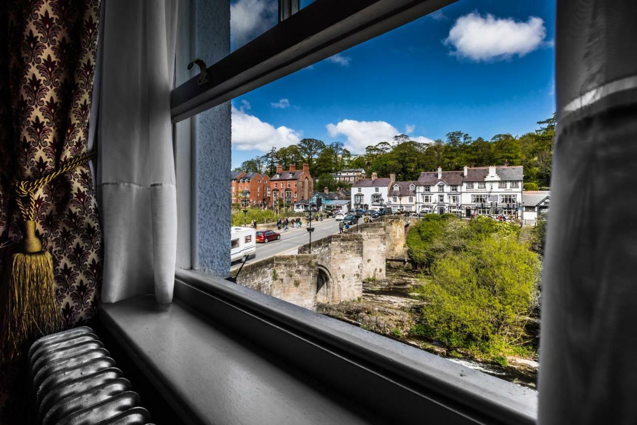 The Royal Hotel Llangollen Bagian luar foto